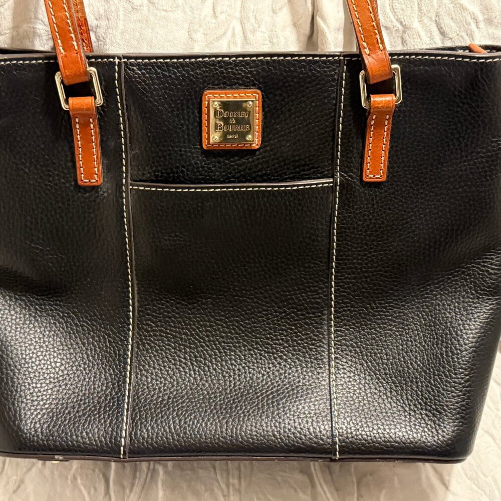 Dooney & Bourke (Authentic)Pebble Grain Small Lexington Bag; Black/Brown leather